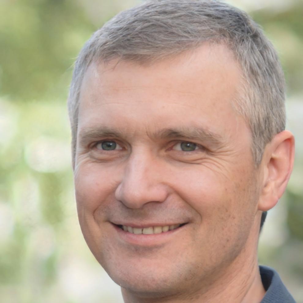 Portrait de Félix Montclair, expert en planification financière